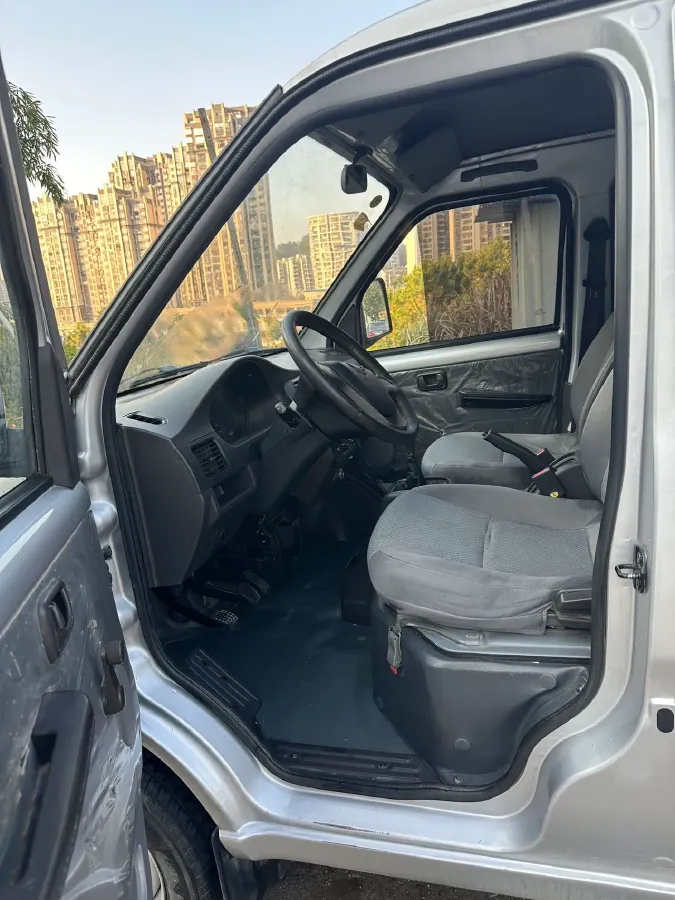 2021 WuLing RongGuang Mini Truck 1.5L 99HP L4 5MT,autocango,china used car exporter,china ev exporter,chinese used car exporter,chinese used ev exporter