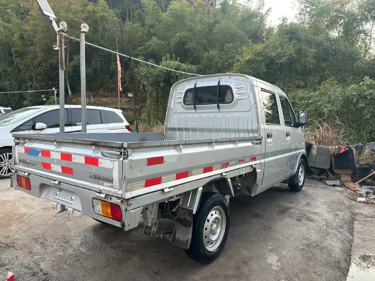 2021 WuLing RongGuang Mini Truck 1.5L 99HP L4 5MT,autocango,china used car exporter,china ev exporter,chinese used car exporter,chinese used ev exporter