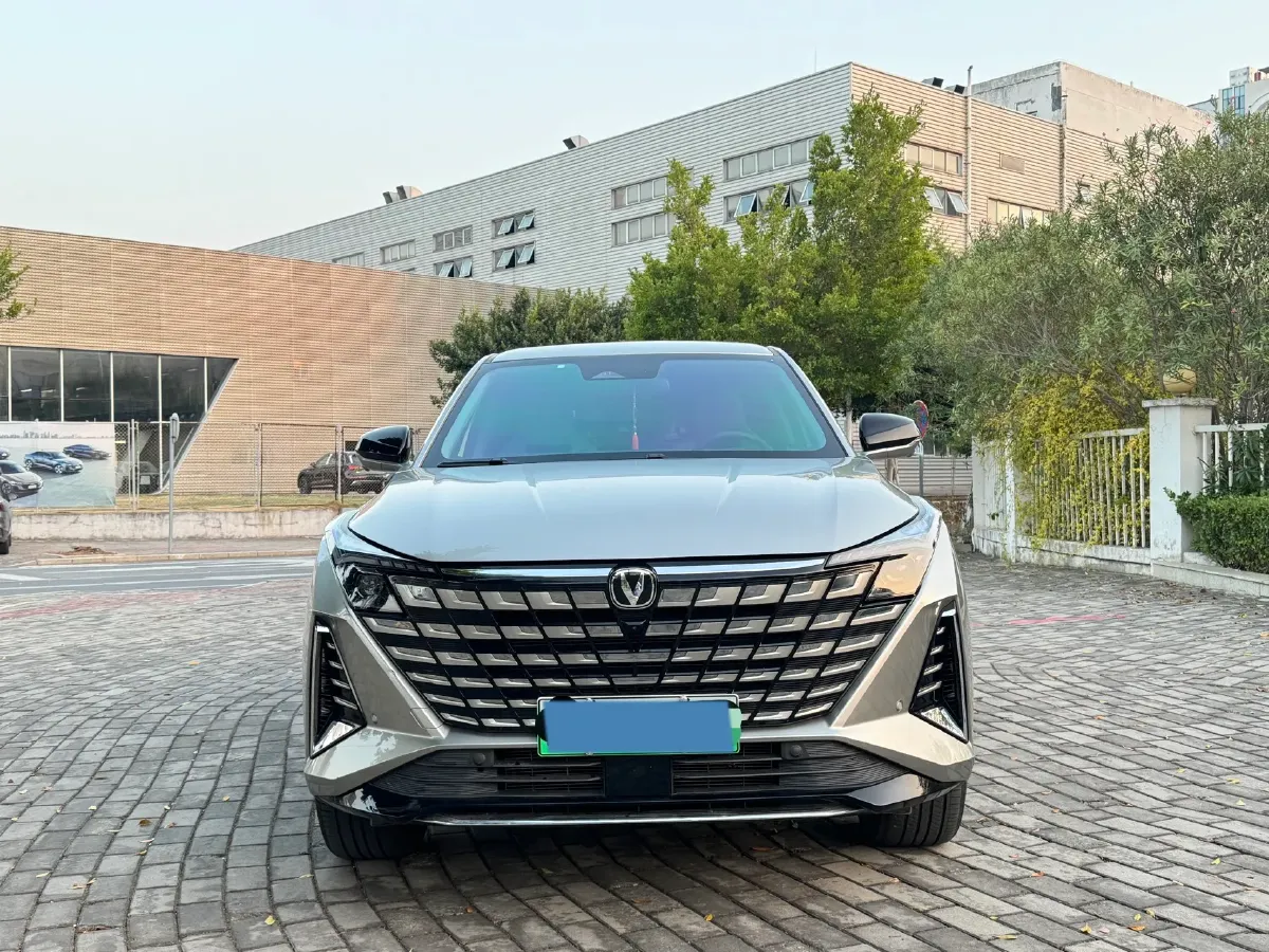 2024 ChangAn UNI-Z 1.5L 98HP L4 E-CVT PHEV 18.4KWH,autocango,china used car exporter,china ev exporter,chinese used car exporter,chinese used ev exporter