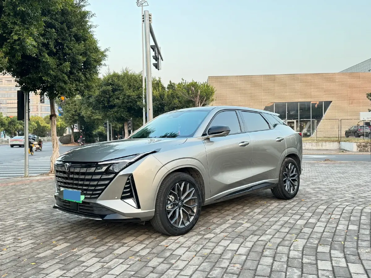 2024 ChangAn UNI-Z 1.5L 98HP L4 E-CVT PHEV 18.4KWH