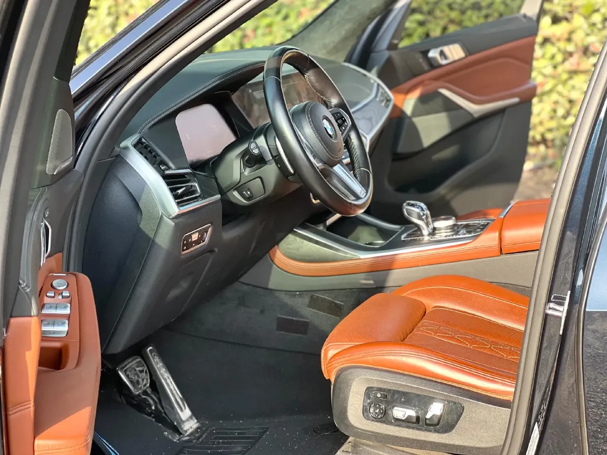 2021 BMW X7 3.0T 340HP L6 8AT,autocango,china used car exporter,china ev exporter,chinese used car exporter,chinese used ev exporter