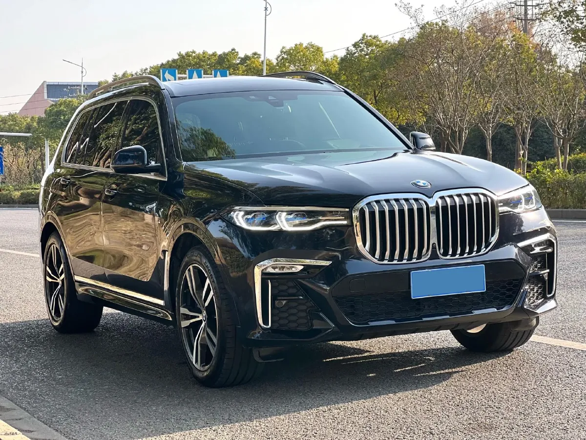 2021 BMW X7 3.0T 340HP L6 8AT,autocango,china used car exporter,china ev exporter,chinese used car exporter,chinese used ev exporter