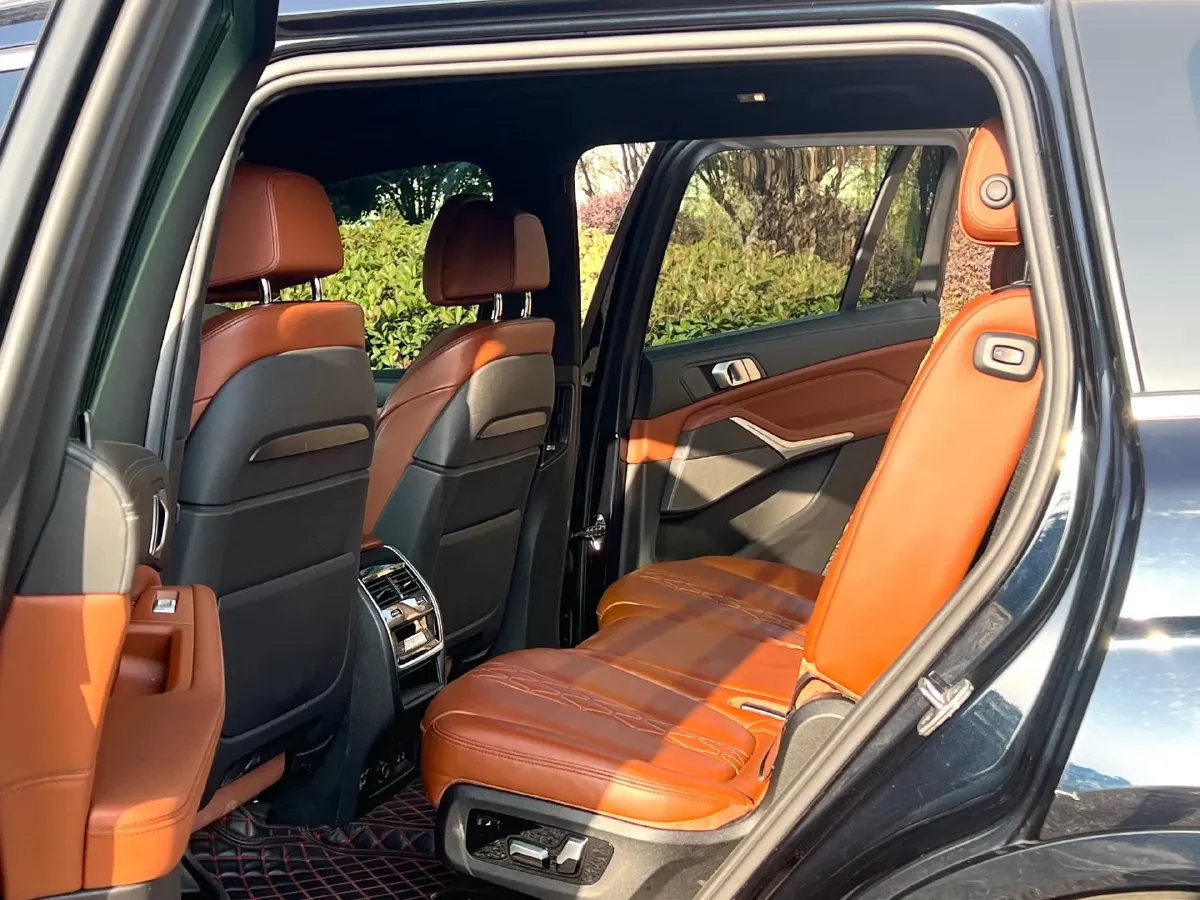 2021 BMW X7 3.0T 340HP L6 8AT,autocango,china used car exporter,china ev exporter,chinese used car exporter,chinese used ev exporter