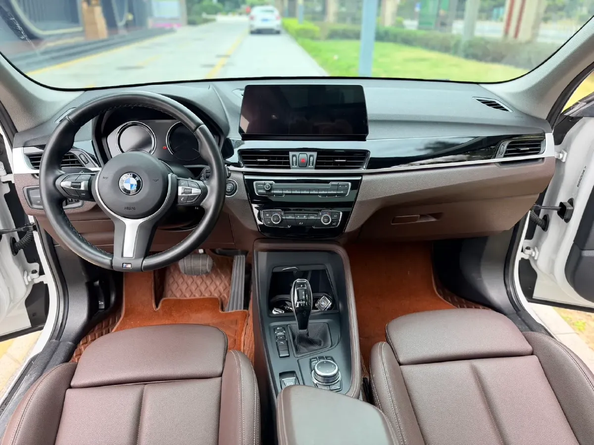 2022 BMW X1 2.0T 192HP L4 7DCT,autocango,china used car exporter,china ev exporter,chinese used car exporter,chinese used ev exporter