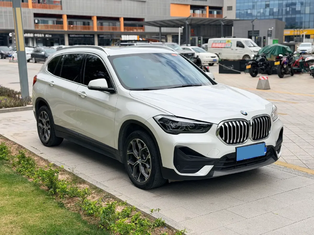 2022 BMW X1 2.0T 192HP L4 7DCT,autocango,china used car exporter,china ev exporter,chinese used car exporter,chinese used ev exporter