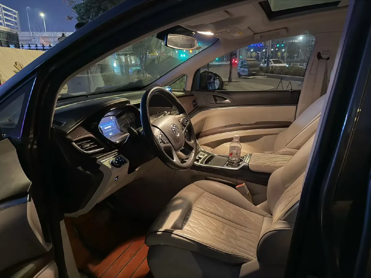 2022 Buick GL8 2.0T 237HP L4 9AT,autocango,china used car exporter,china ev exporter,chinese used car exporter,chinese used ev exporter