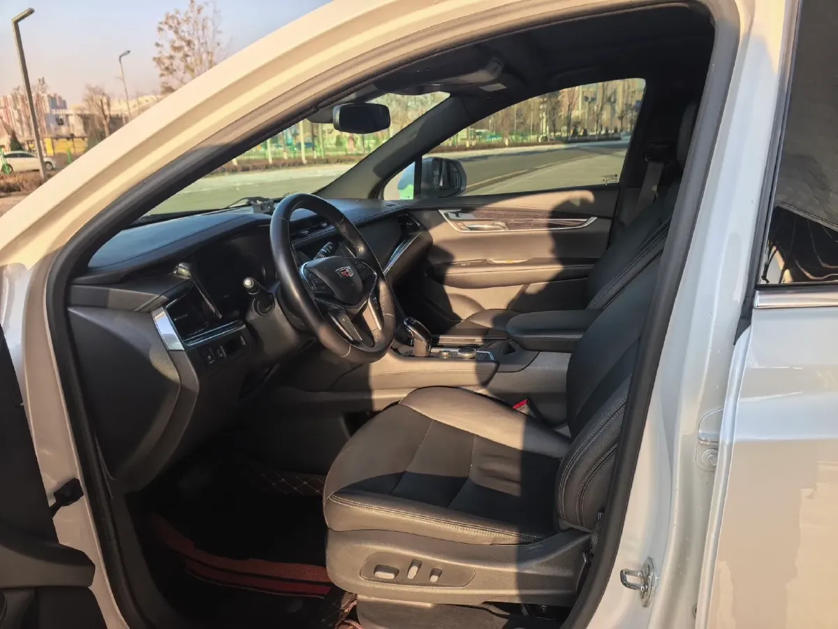 2021 Cadillac XT5 2.0T 237HP L4 9AT,autocango,china used car exporter,china ev exporter,chinese used car exporter,chinese used ev exporter