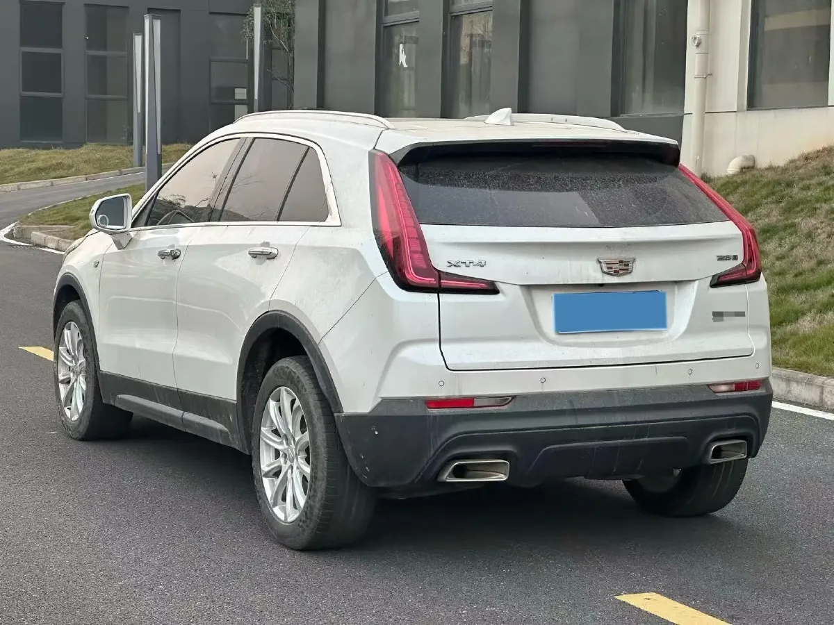 2021 Cadillac XT4 2.0T 237HP L4 9AT,autocango,china used car exporter,china ev exporter,chinese used car exporter,chinese used ev exporter