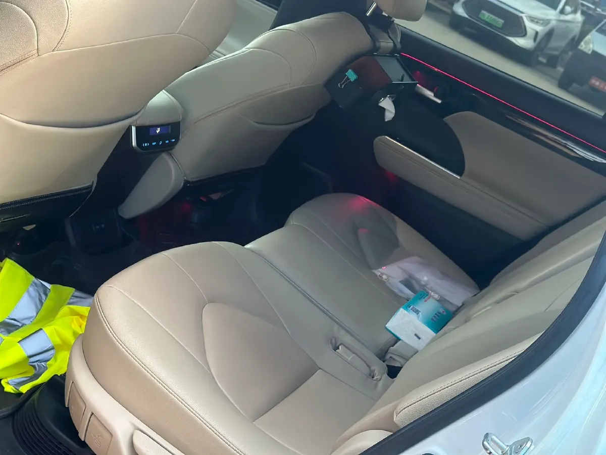 2022 Toyota Highlander 2.5L 192HP L4 E-CVT Hybrid,autocango,china used car exporter,china ev exporter,chinese used car exporter,chinese used ev exporter