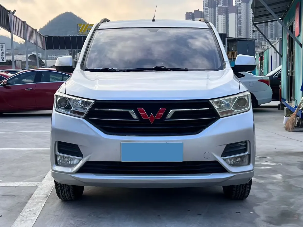2019 WuLing HongGuang 1.5L 99HP L4 6MT,autocango,china used car exporter,china ev exporter,chinese used car exporter,chinese used ev exporter
