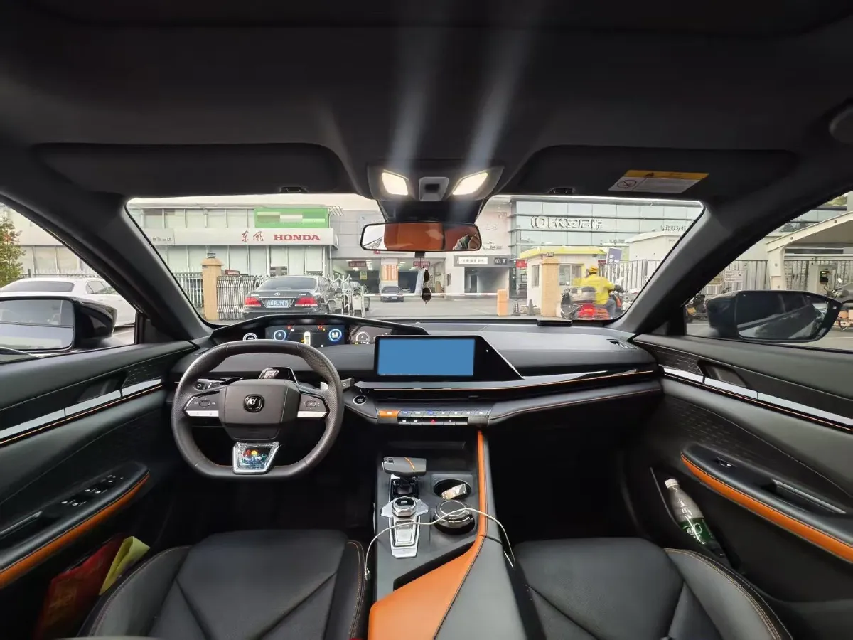 2023 ChangAn UNI-V 1.5T 188HP L4 7DCT,autocango,china used car exporter,china ev exporter,chinese used car exporter,chinese used ev exporter