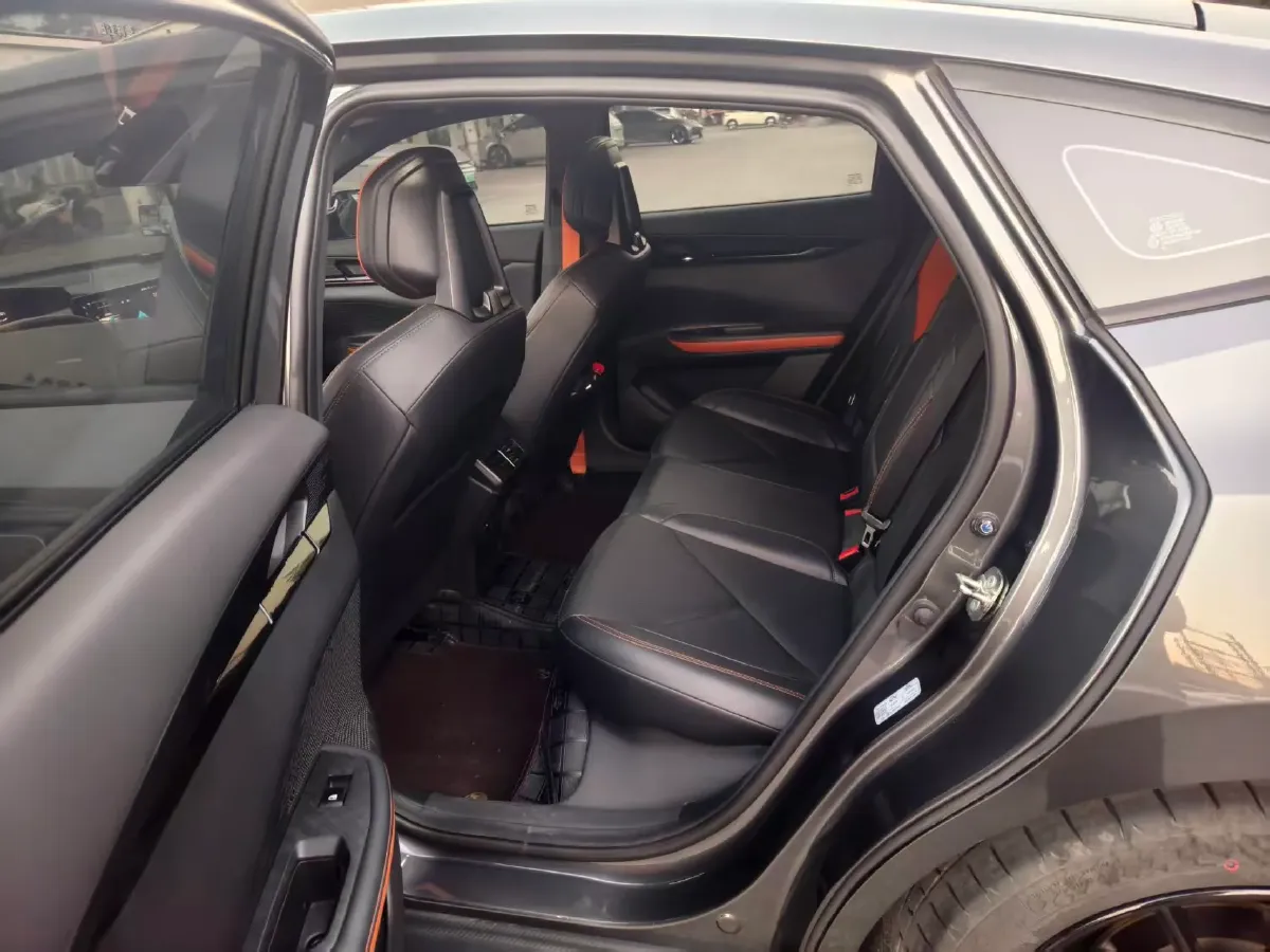 2023 ChangAn UNI-V 1.5T 188HP L4 7DCT,autocango,china used car exporter,china ev exporter,chinese used car exporter,chinese used ev exporter