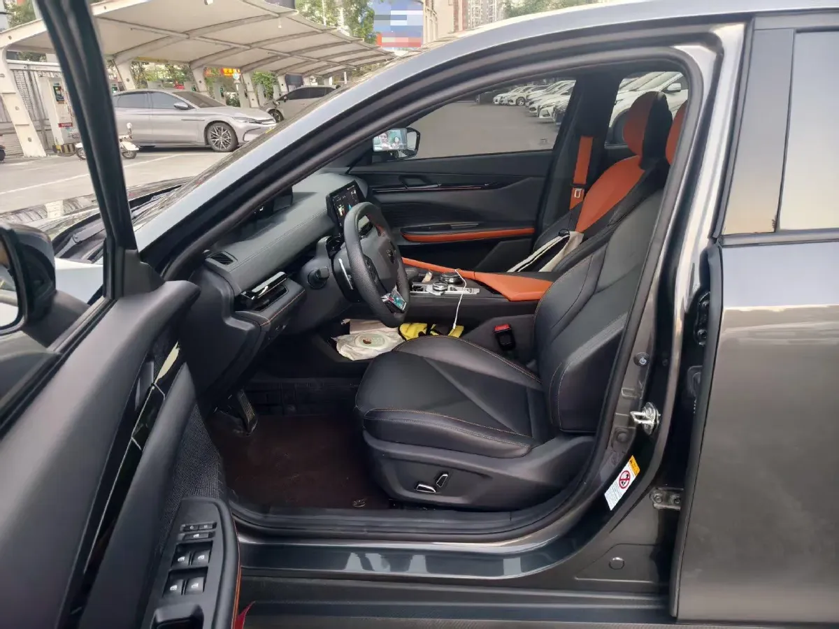 2023 ChangAn UNI-V 1.5T 188HP L4 7DCT,autocango,china used car exporter,china ev exporter,chinese used car exporter,chinese used ev exporter