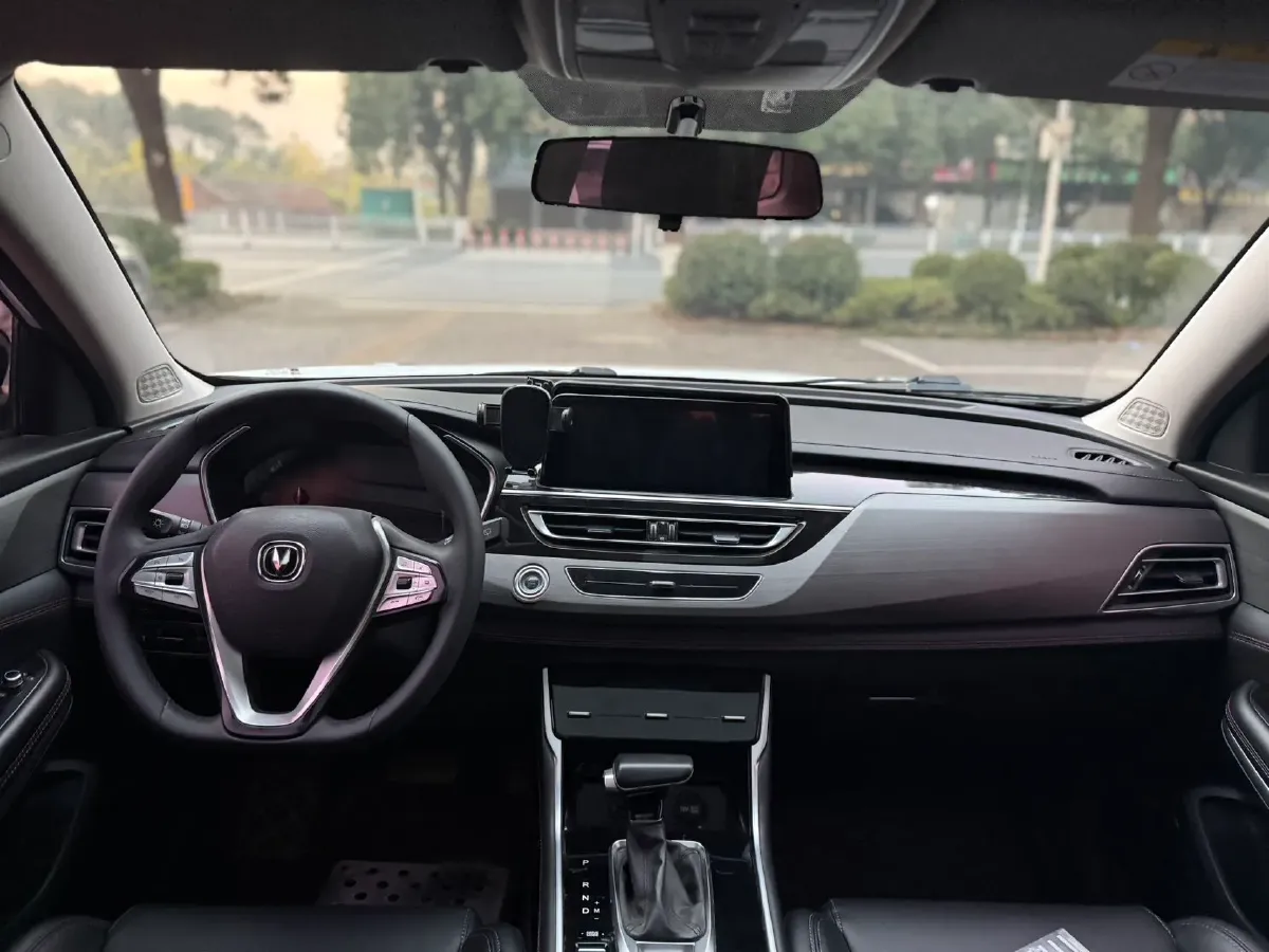 2021 ChangAn CS75 1.5T 178HP L4 7DCT,autocango,china used car exporter,china ev exporter,chinese used car exporter,chinese used ev exporter