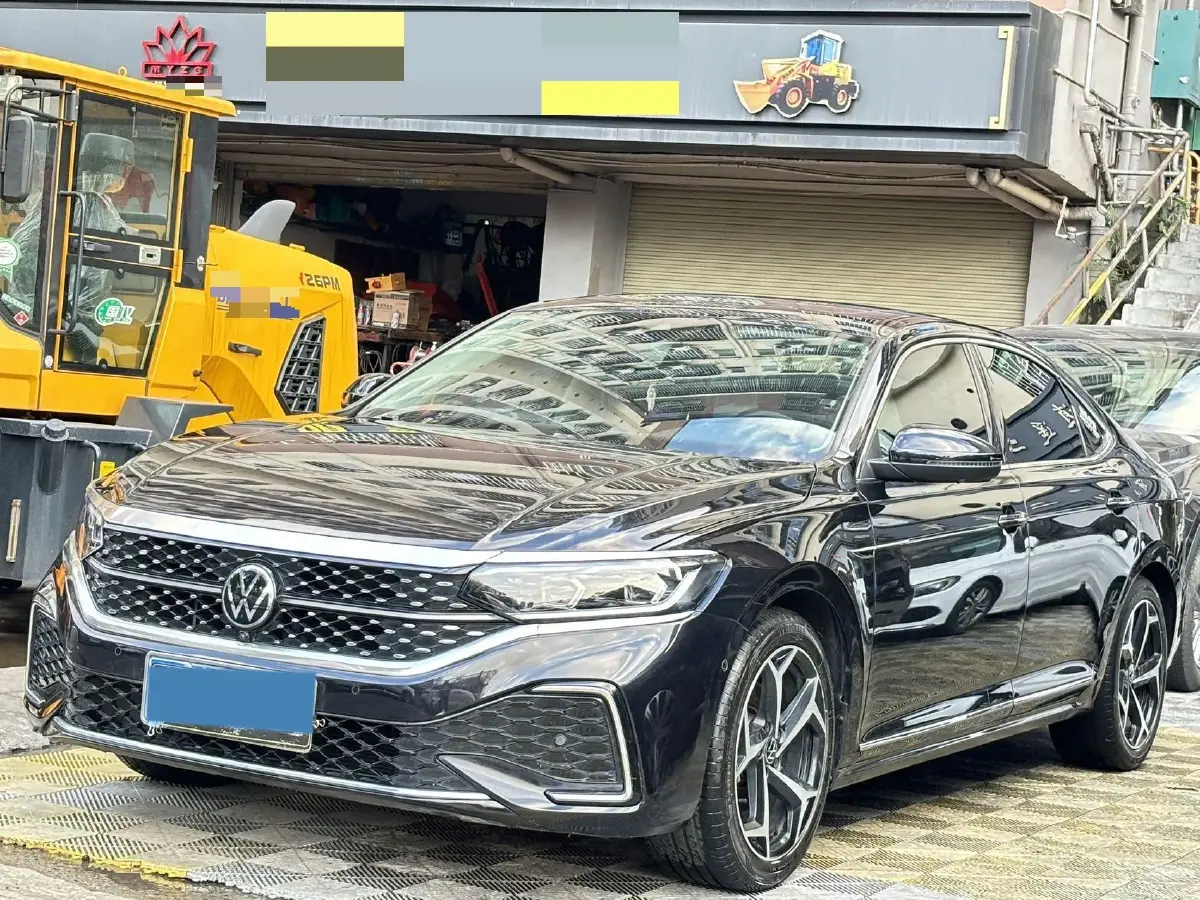 2023 Volkswagen Passat 2.0T 186HP L4 7DCT