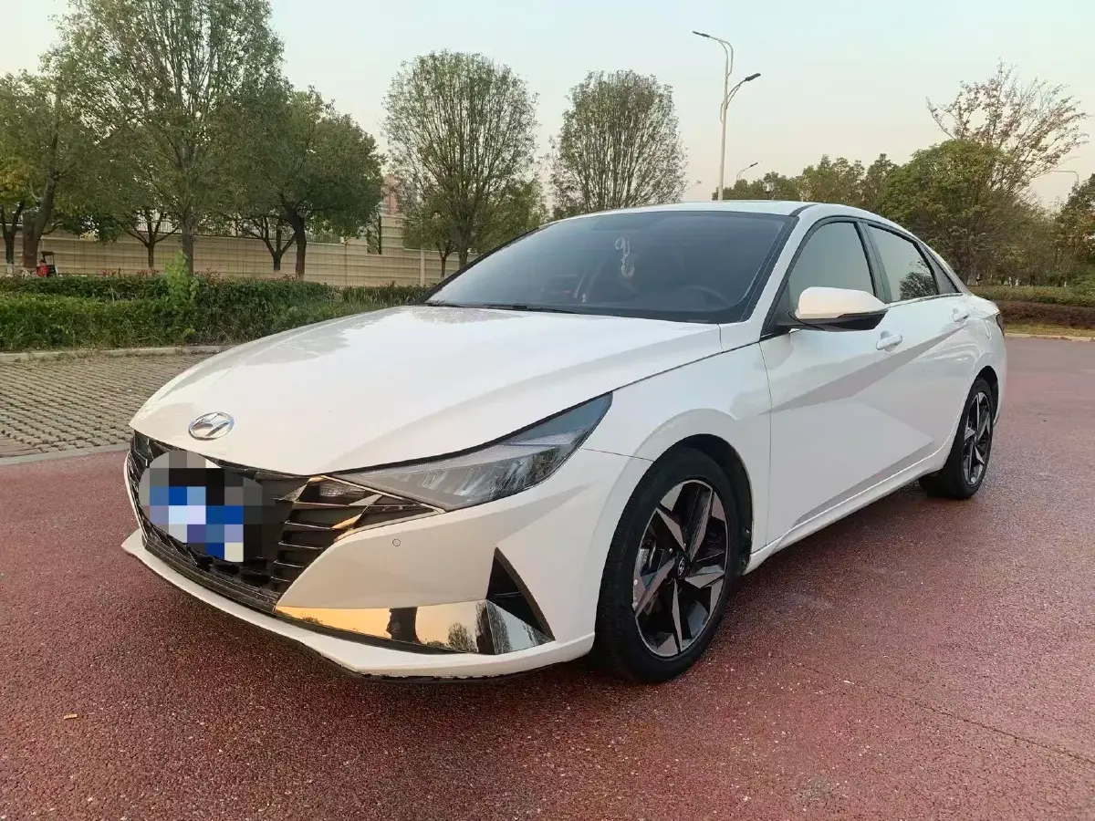 2023 Hyundai Elantra 1.5L 115HP L4 CVT