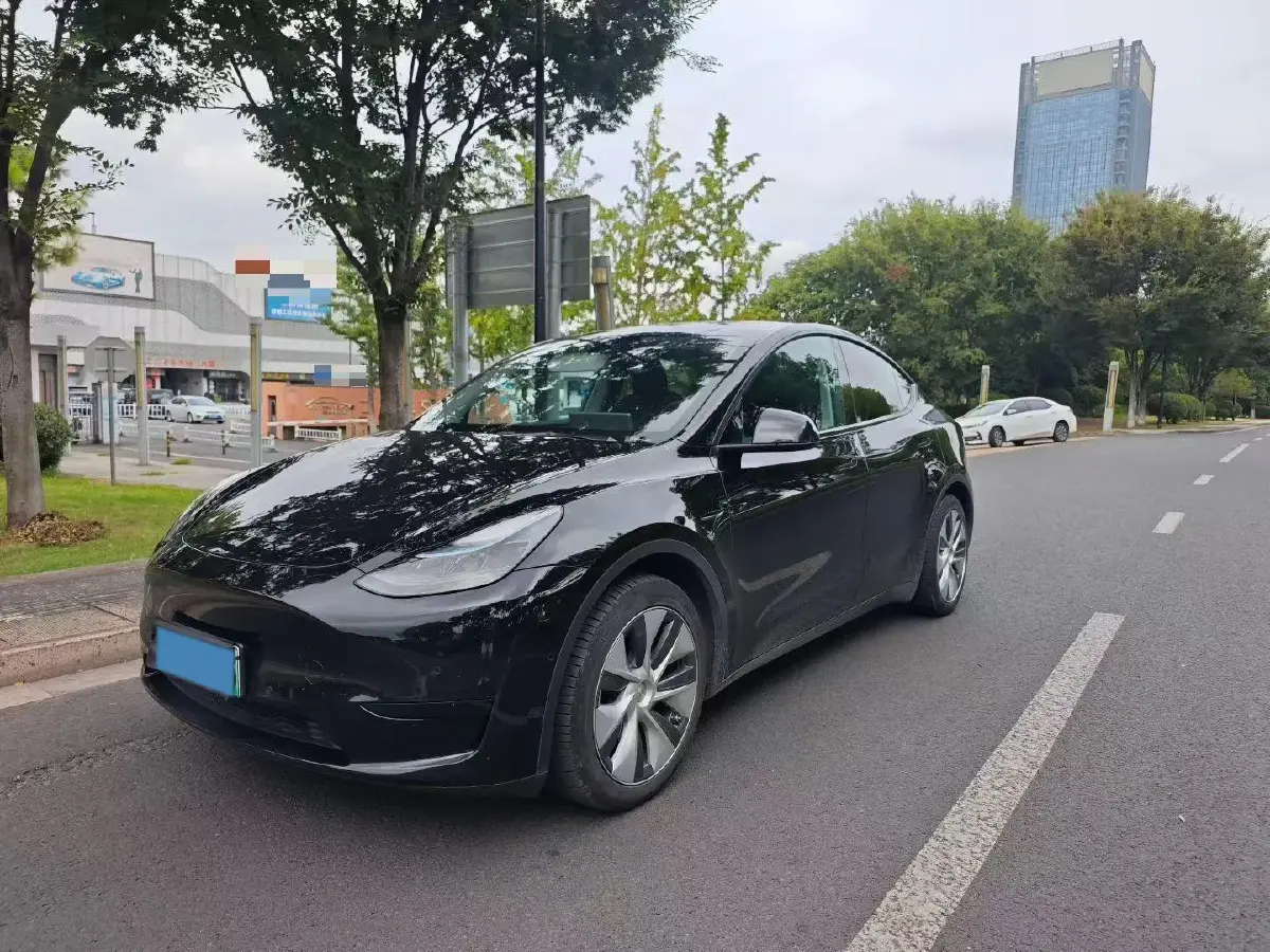2022 Tesla Model Y BEV 60KWH