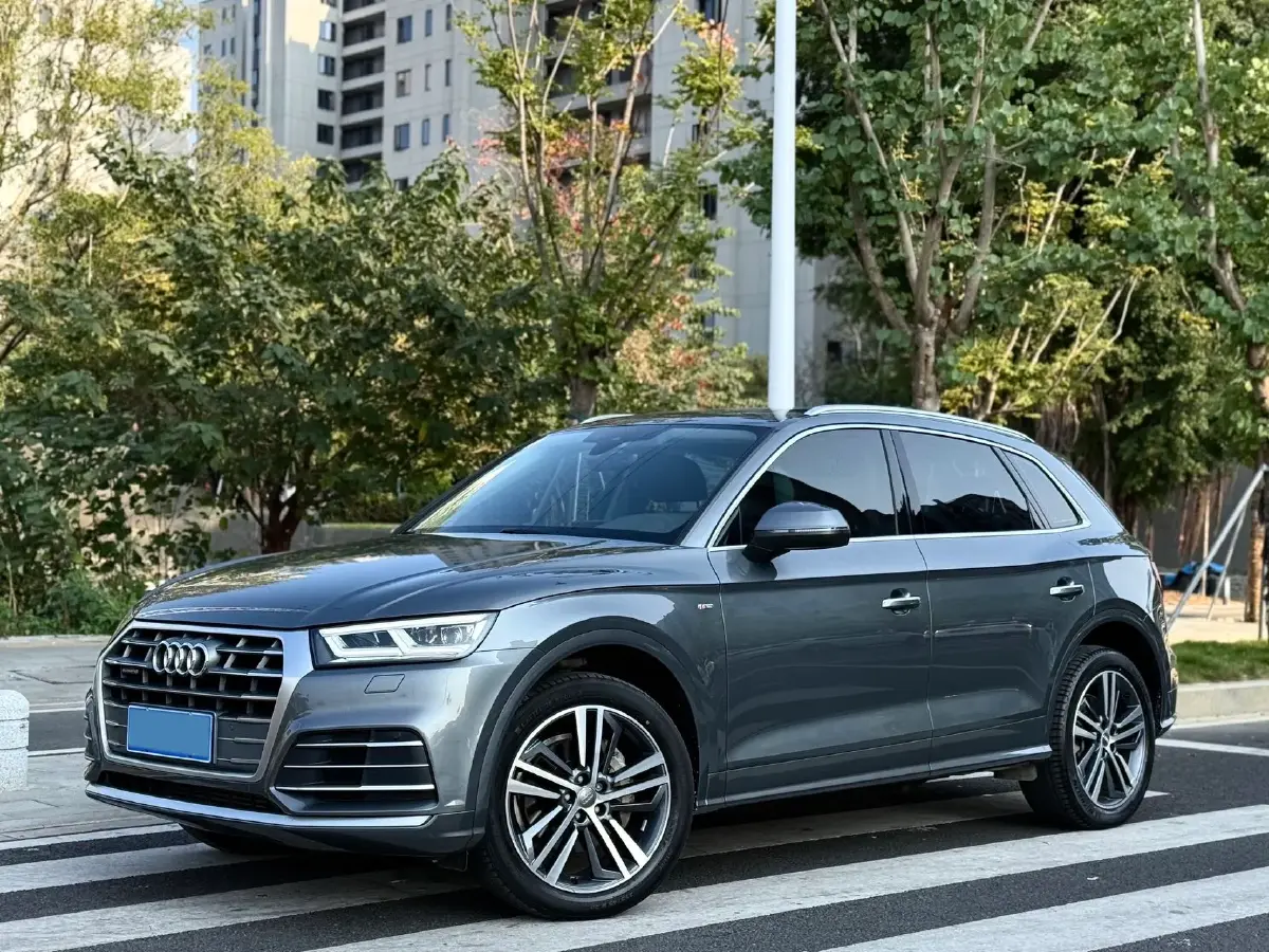 2020 Audi Q5L 2.0T 190HP L4 7DCT