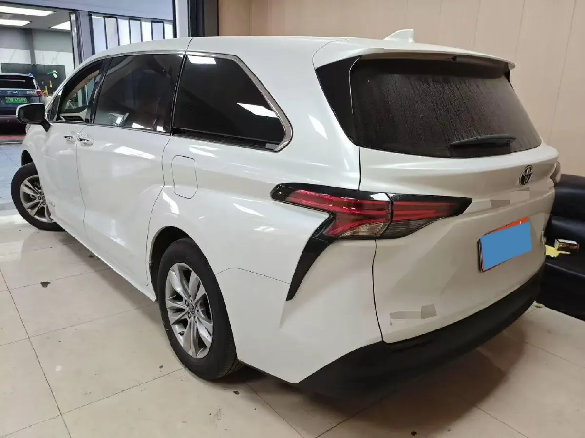2023 Toyota Sienna 2.5L 189HP L4 E-CVT Hybrid,autocango,china used car exporter,china ev exporter,chinese used car exporter,chinese used ev exporter