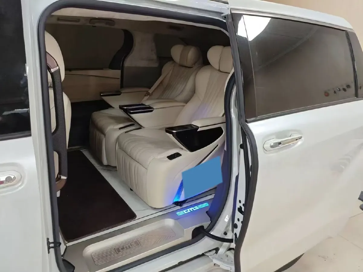 2023 Toyota Sienna 2.5L 189HP L4 E-CVT Hybrid,autocango,china used car exporter,china ev exporter,chinese used car exporter,chinese used ev exporter