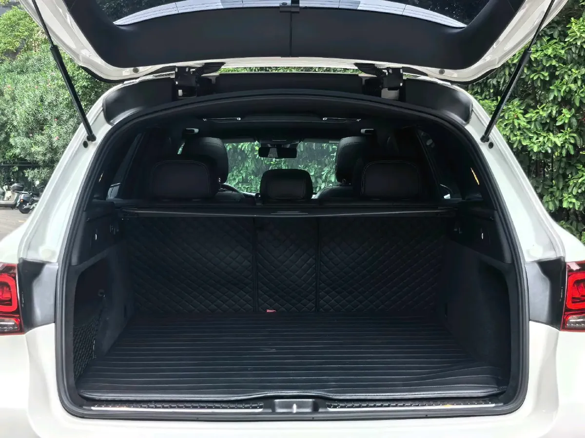 2021 Mercedes-Benz GLC Class 2.0T 258HP L4 9AT,autocango,china used car exporter,china ev exporter,chinese used car exporter,chinese used ev exporter