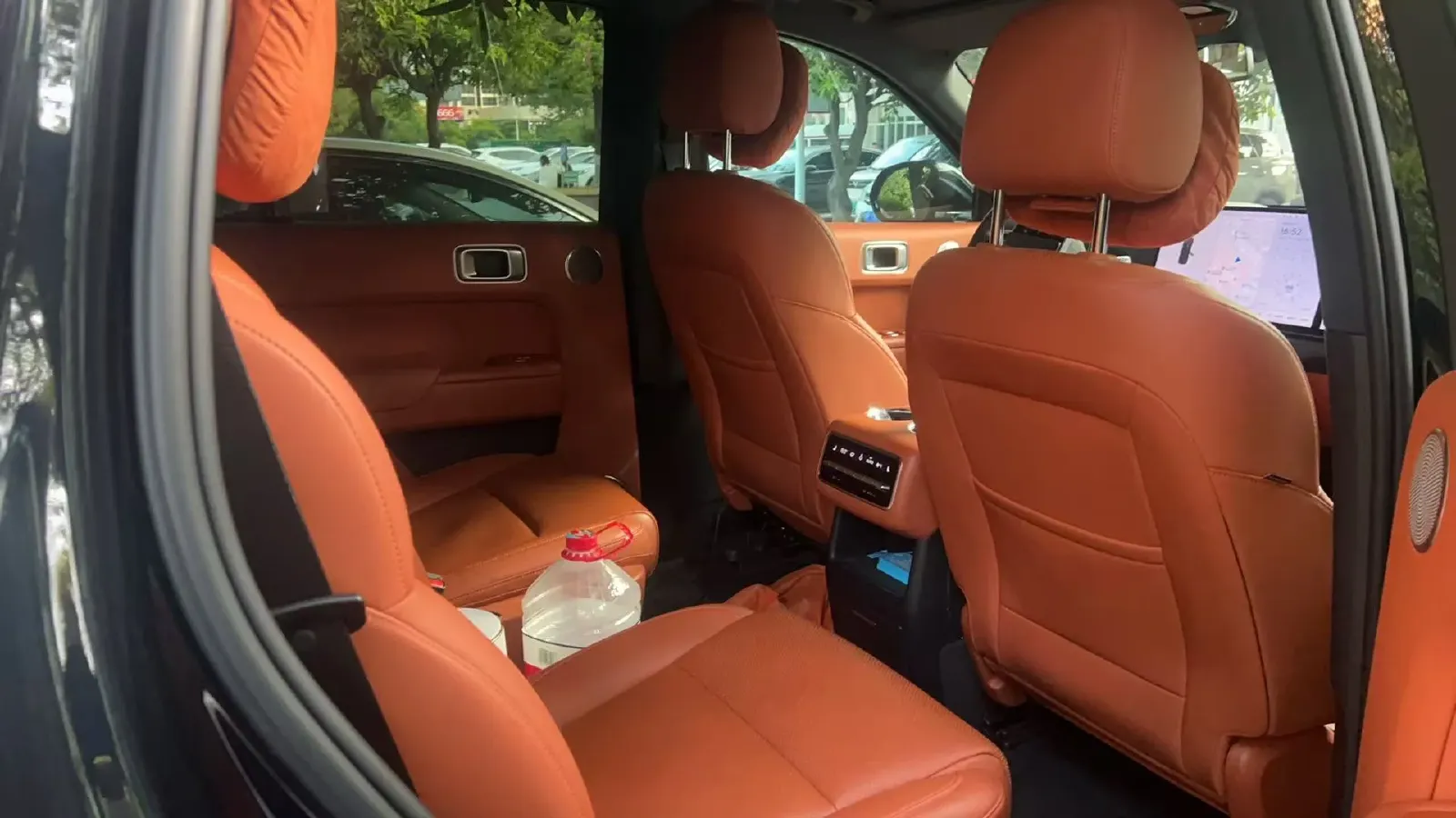 2023 Li L8 Range Extended 154HP REEV 40.9KWH,autocango,china used car exporter,china ev exporter,chinese used car exporter,chinese used ev exporter