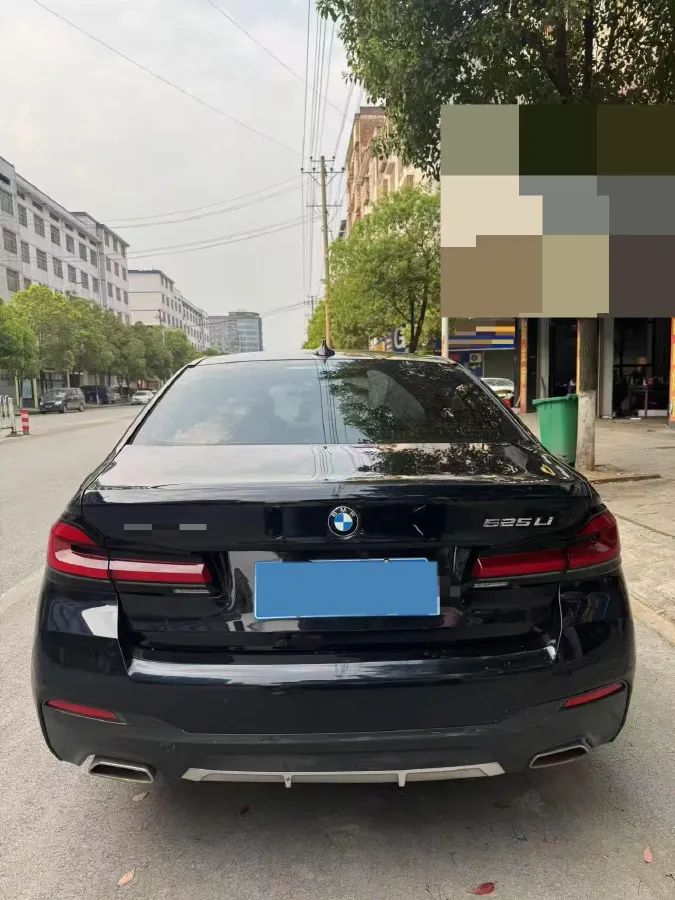 2022 BMW 5 Series 2.0T 184HP L4 8AT,autocango,china used car exporter,china ev exporter,chinese used car exporter,chinese used ev exporter