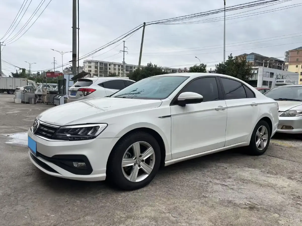 2019 Volkswagen T-Cross 1.4T 150HP L4 7DCT