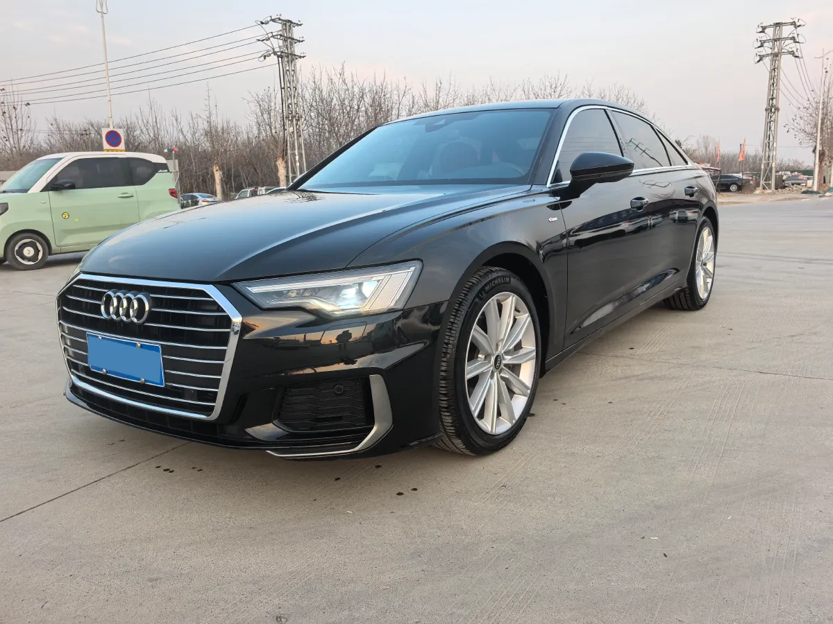 2022 Audi A6L 2.0T 224HP L4 7DCT,autocango,china used car exporter,china ev exporter,chinese used car exporter,chinese used ev exporter