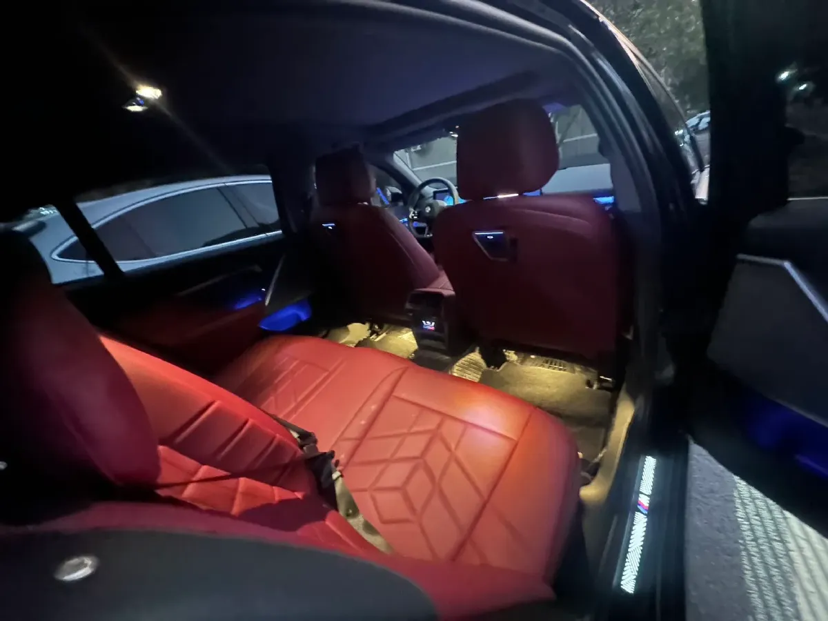 2024 BMW 5 Series 2.0T 190HP L4 8AT,autocango,china used car exporter,china ev exporter,chinese used car exporter,chinese used ev exporter