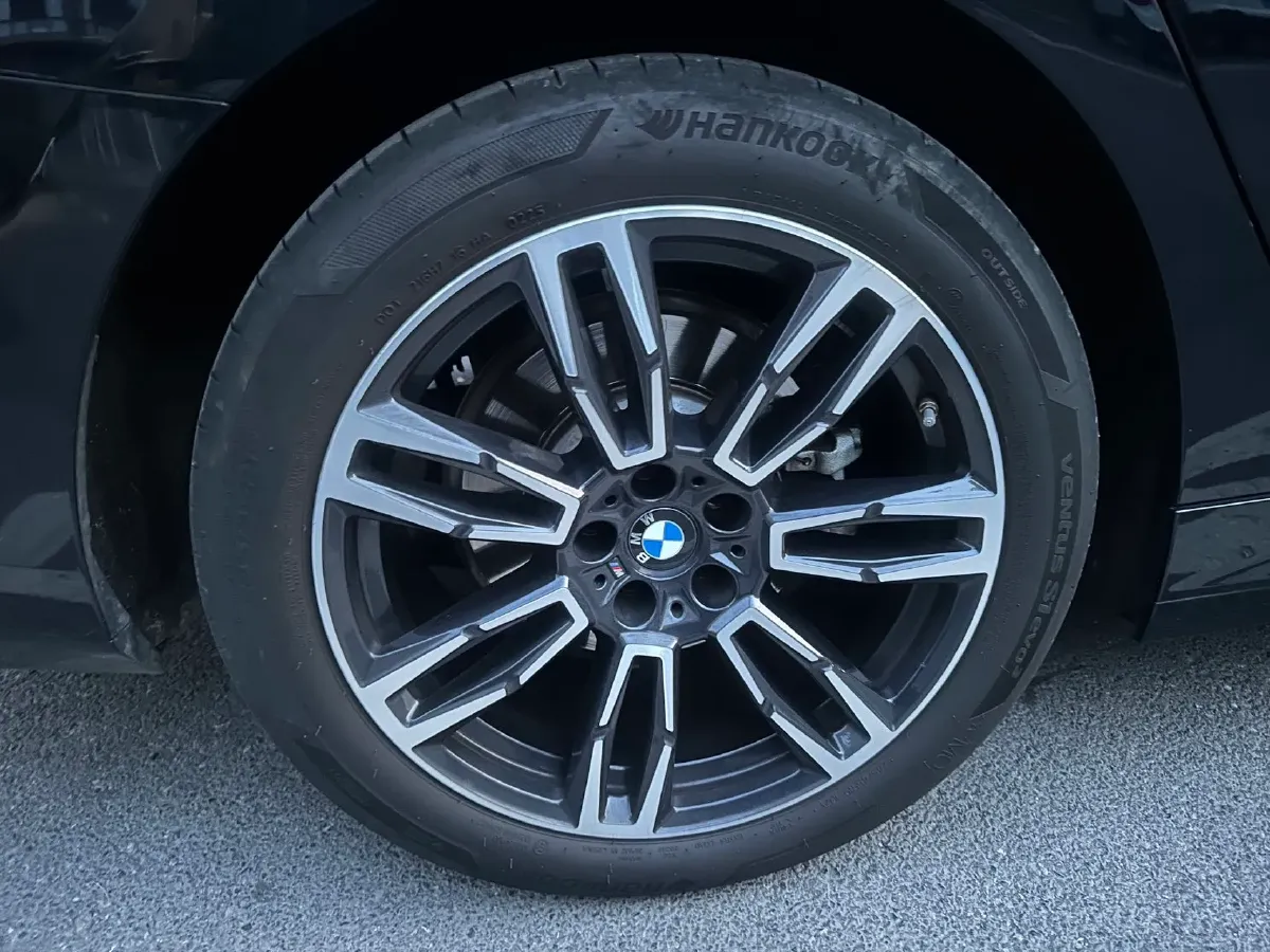 2024 BMW 5 Series 2.0T 190HP L4 8AT,autocango,china used car exporter,china ev exporter,chinese used car exporter,chinese used ev exporter