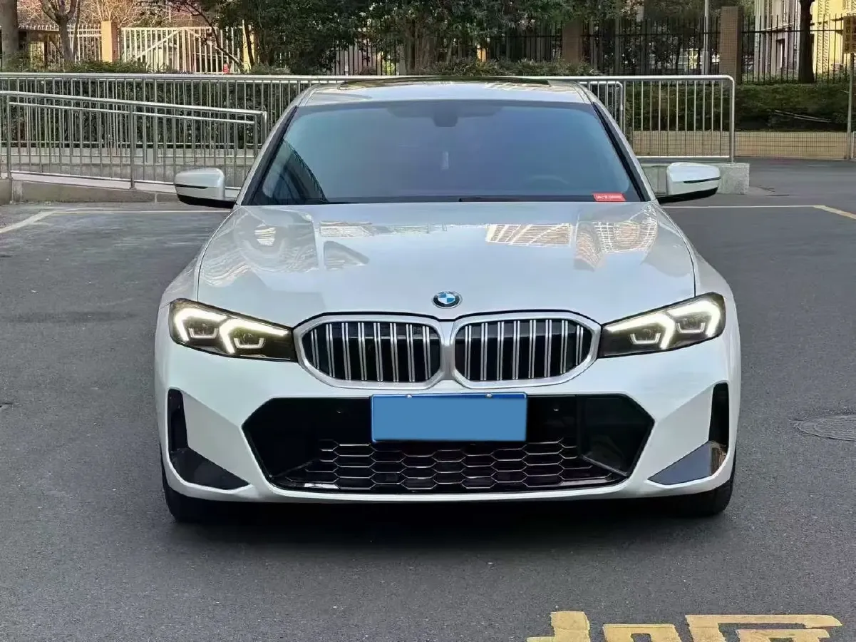 2023 BMW 3 Series 2.0T 156HP L4 8AT,autocango,china used car exporter,china ev exporter,chinese used car exporter,chinese used ev exporter