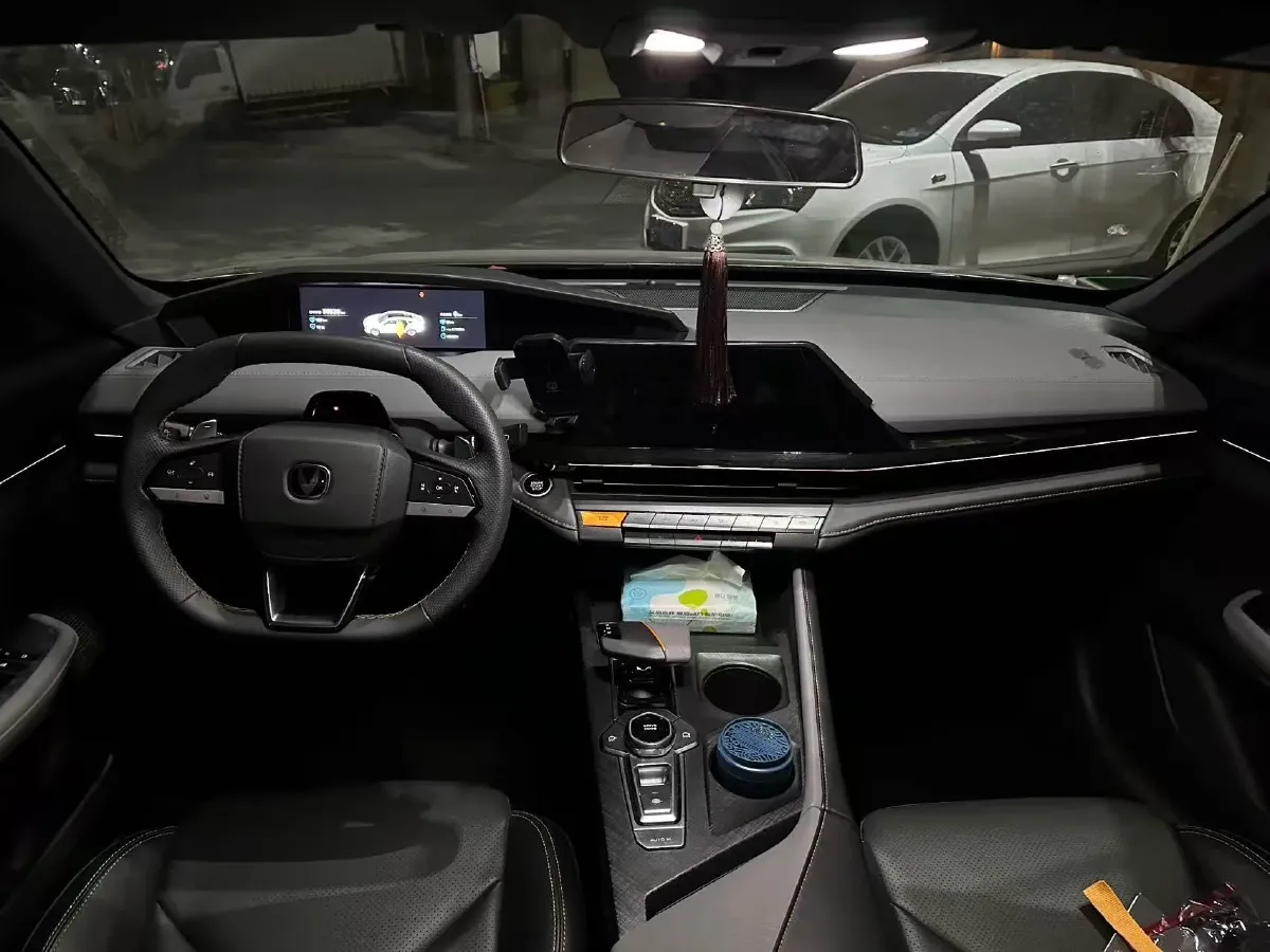 2022 ChangAn UNI-V 1.5T 188HP L4 7DCT,autocango,china used car exporter,china ev exporter,chinese used car exporter,chinese used ev exporter