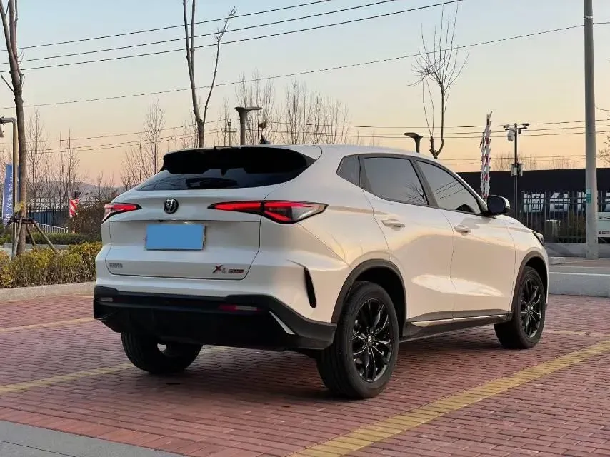 2024 ChangAn X5 PLUS 1.5T 188HP L4 7DCT,autocango,china used car exporter,china ev exporter,chinese used car exporter,chinese used ev exporter