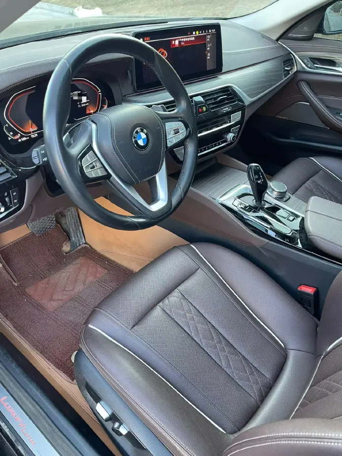 2023 BMW 5 Series 2.0T 245HP L4 8AT,autocango,china used car exporter,china ev exporter,chinese used car exporter,chinese used ev exporter