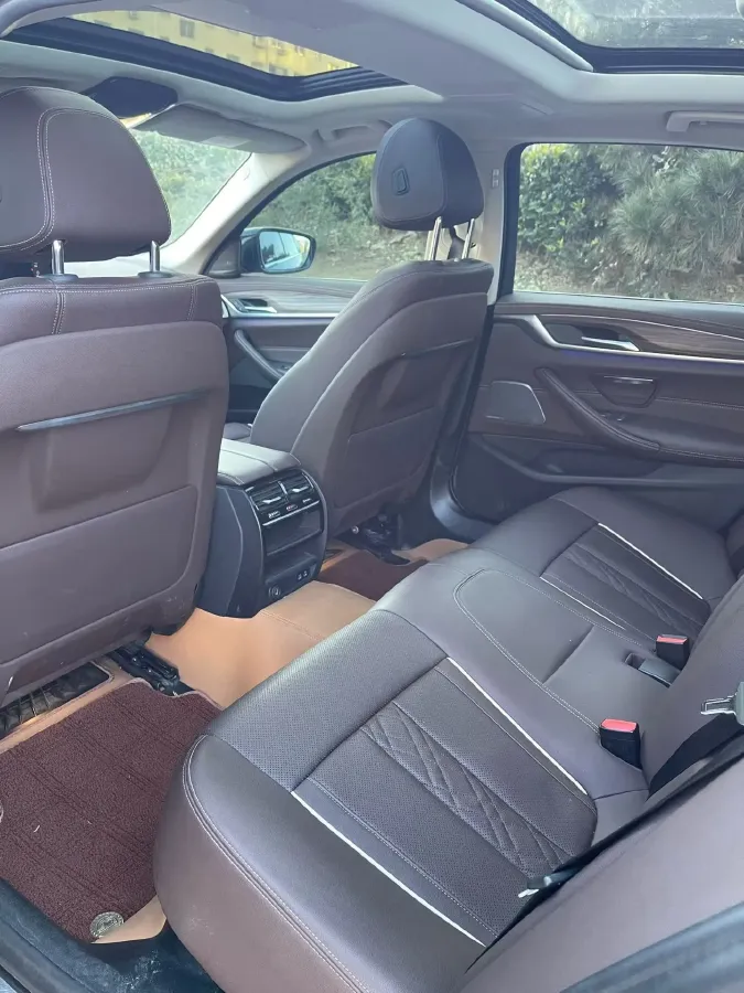 2023 BMW 5 Series 2.0T 245HP L4 8AT,autocango,china used car exporter,china ev exporter,chinese used car exporter,chinese used ev exporter