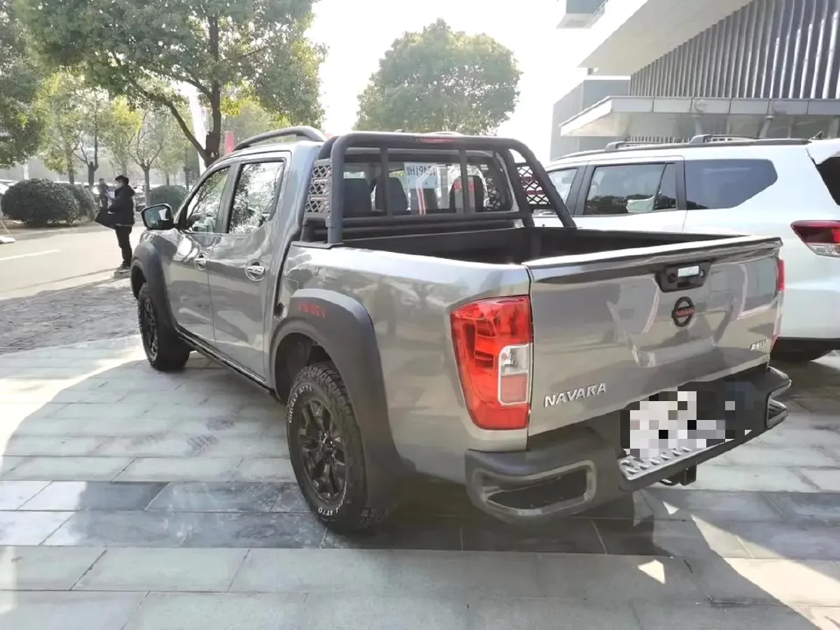 2023 Nissan Navara 2.5L 190HP L4 7AT,autocango,china used car exporter,china ev exporter,chinese used car exporter,chinese used ev exporter