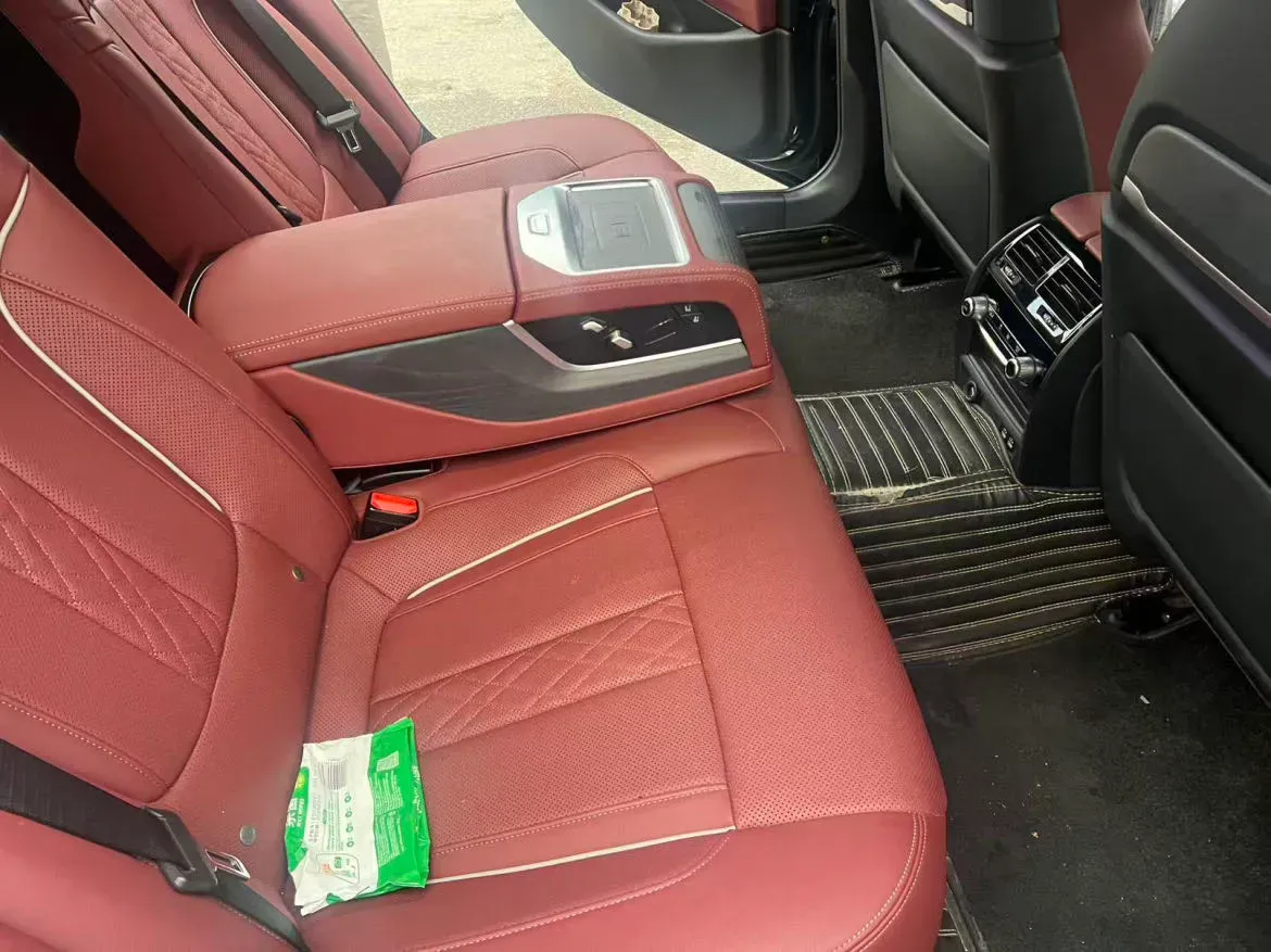 2022 BMW 5 Series 2.0T 252HP L4 8AT,autocango,china used car exporter,china ev exporter,chinese used car exporter,chinese used ev exporter