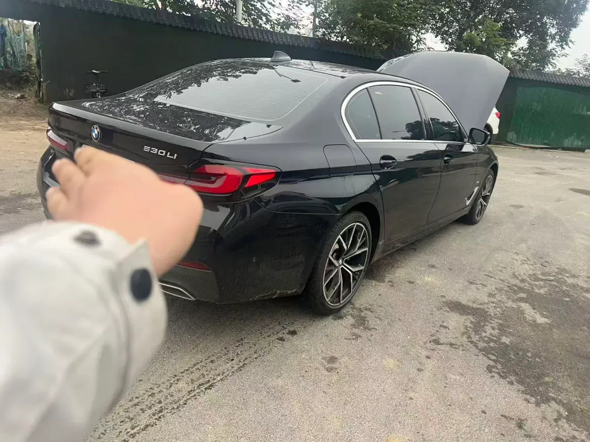 2022 BMW 5 Series 2.0T 252HP L4 8AT,autocango,china used car exporter,china ev exporter,chinese used car exporter,chinese used ev exporter