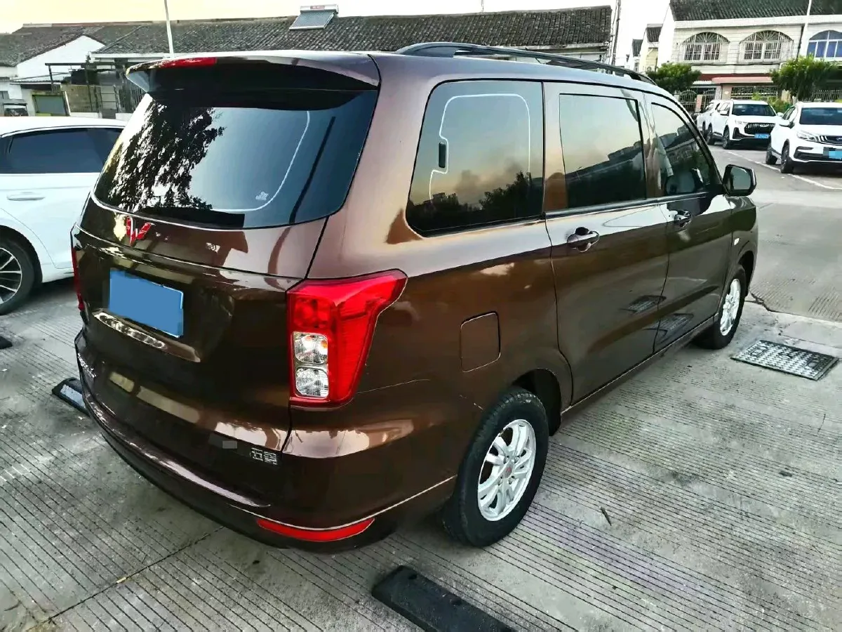 2021 WuLing HongGuang 1.5L 99HP L4 6MT,autocango,china used car exporter,china ev exporter,chinese used car exporter,chinese used ev exporter