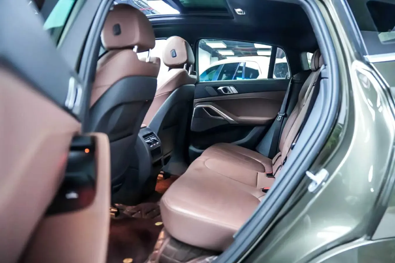 2020 BMW X6 3.0T 340HP L6 8AT,autocango,china used car exporter,china ev exporter,chinese used car exporter,chinese used ev exporter