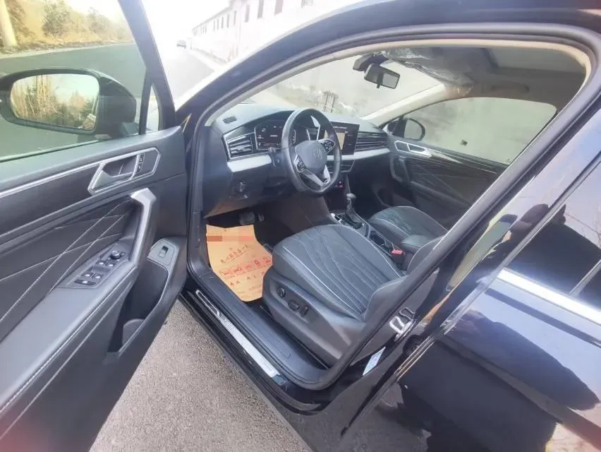 2023 Volkswagen Tiguan L 2.0T 186HP L4 7DCT,autocango,china used car exporter,china ev exporter,chinese used car exporter,chinese used ev exporter