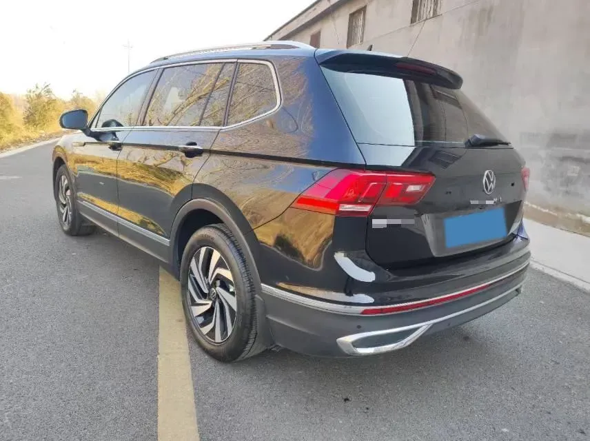 2023 Volkswagen Tiguan L 2.0T 186HP L4 7DCT,autocango,china used car exporter,china ev exporter,chinese used car exporter,chinese used ev exporter