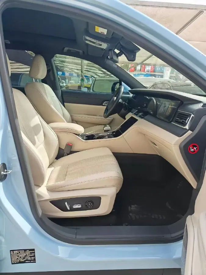 2020 Li ONE Range Extended 131HP REEV 40.5KWH,autocango,china used car exporter,china ev exporter,chinese used car exporter,chinese used ev exporter