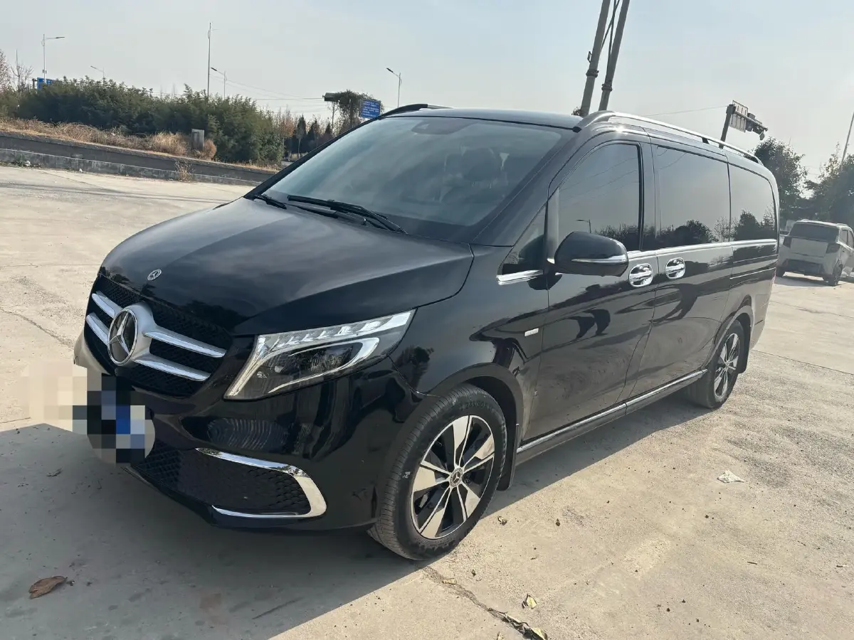 2022 Mercedes-Benz V Class 2.0T 211HP L4 9AT