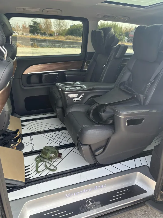 2022 Mercedes-Benz V Class 2.0T 211HP L4 9AT,autocango,china used car exporter,china ev exporter,chinese used car exporter,chinese used ev exporter