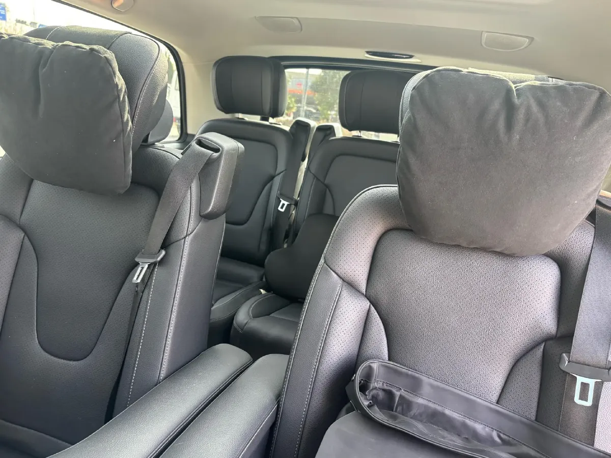 2022 Mercedes-Benz V Class 2.0T 211HP L4 9AT,autocango,china used car exporter,china ev exporter,chinese used car exporter,chinese used ev exporter