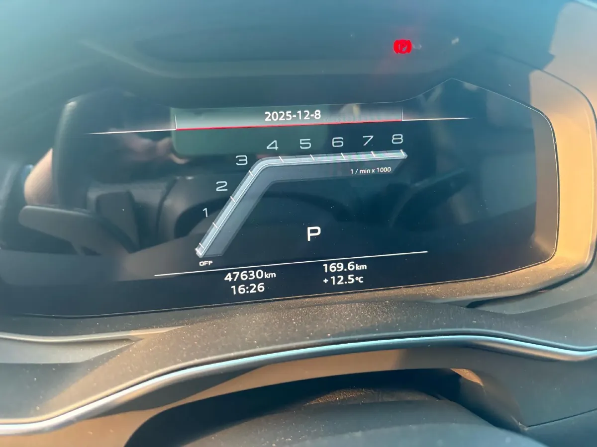 2024 Audi A6L 2.0T 245HP L4 7DCT,autocango,china used car exporter,china ev exporter,chinese used car exporter,chinese used ev exporter