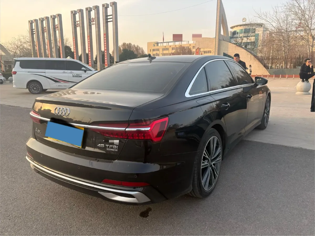 2024 Audi A6L 2.0T 245HP L4 7DCT,autocango,china used car exporter,china ev exporter,chinese used car exporter,chinese used ev exporter