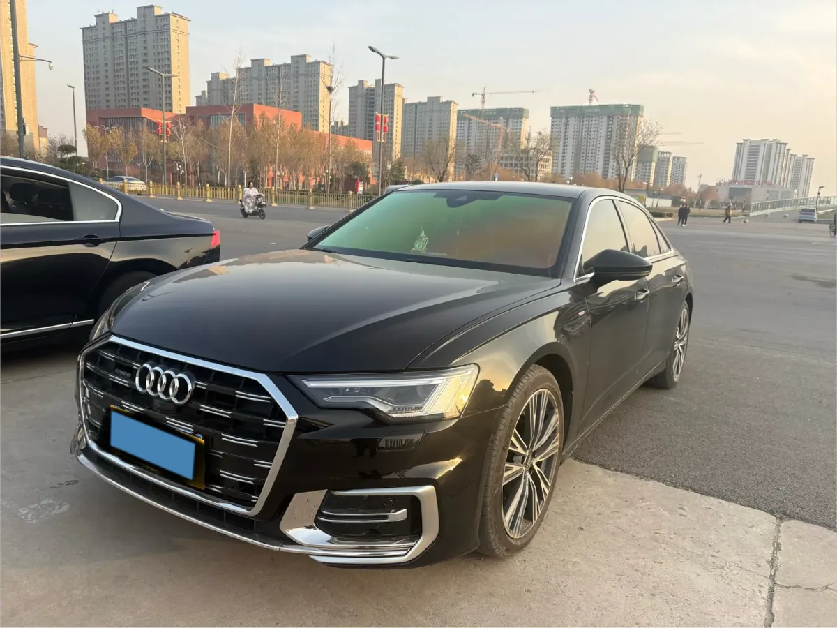 2024 Audi A6L 2.0T 245HP L4 7DCT,autocango,china used car exporter,china ev exporter,chinese used car exporter,chinese used ev exporter